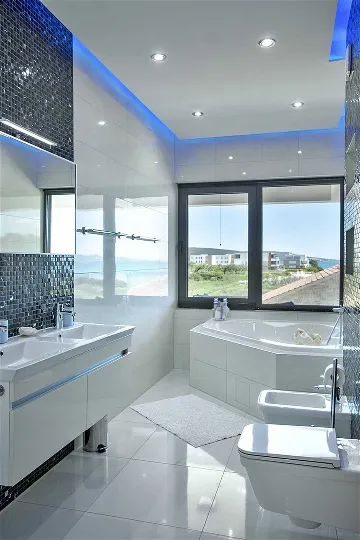 Villa with Pool, Jacuzzi & Sea View in Sukošan