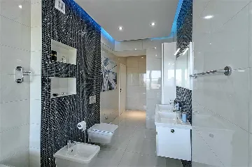 Villa with Pool, Jacuzzi & Sea View in Sukošan