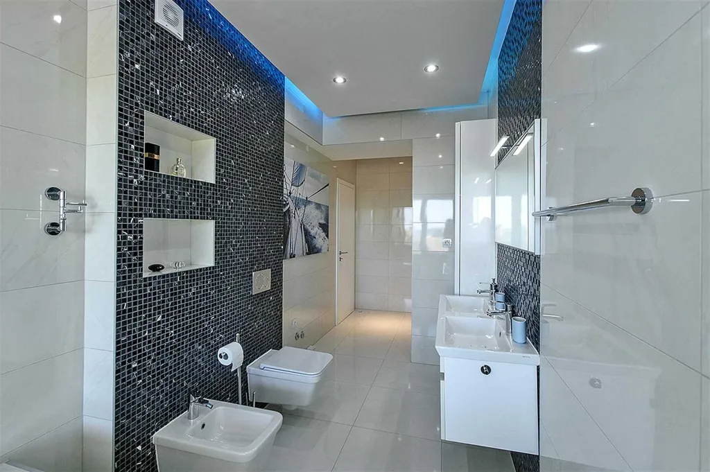 Villa with Pool, Jacuzzi & Sea View in Sukošan
