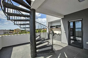 Villa with Pool, Jacuzzi & Sea View in Sukošan