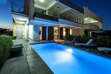 Villa with Pool, Jacuzzi & Sea View in Sukošan
