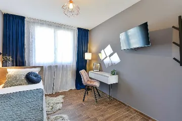 Six-Bedroom Villa for 11 Guests in Zadar