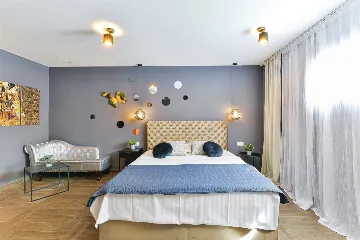 Six-Bedroom Villa for 11 Guests in Zadar