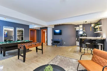 Six-Bedroom Villa for 11 Guests in Zadar