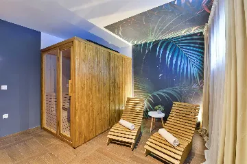 Six-Bedroom Villa for 11 Guests in Zadar