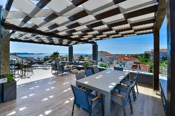 Six-Bedroom Villa for 11 Guests in Zadar