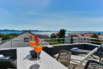 Six-Bedroom Villa for 11 Guests in Zadar