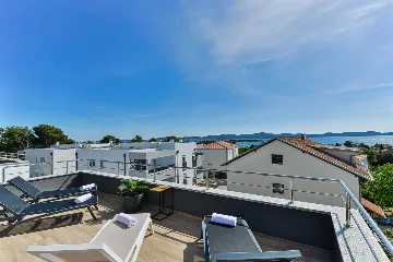 Six-Bedroom Villa for 11 Guests in Zadar