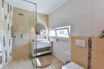 Six-Bedroom Villa for 11 Guests in Zadar