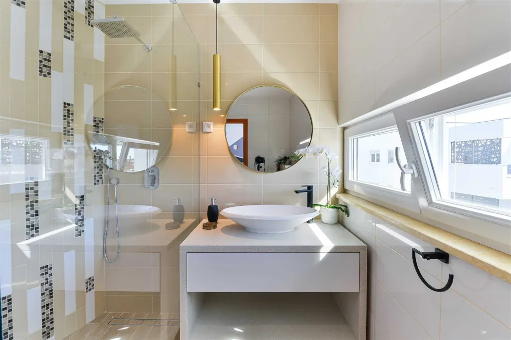 Six-Bedroom Villa for 11 Guests in Zadar