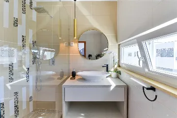 Six-Bedroom Villa for 11 Guests in Zadar