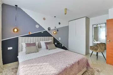 Six-Bedroom Villa for 11 Guests in Zadar