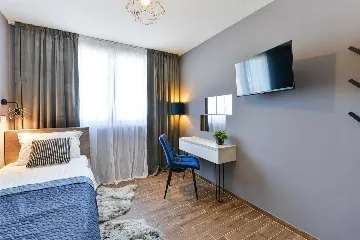 Six-Bedroom Villa for 11 Guests in Zadar