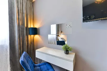 Six-Bedroom Villa for 11 Guests in Zadar