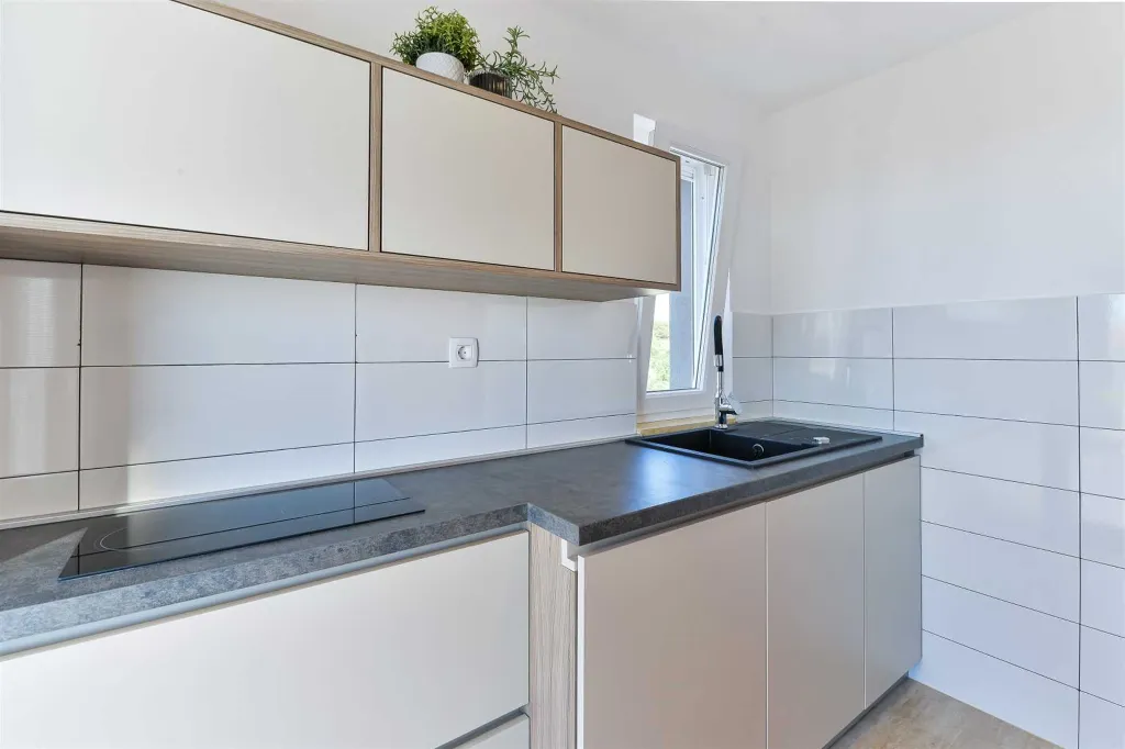 Six-Bedroom Villa for 11 Guests in Zadar