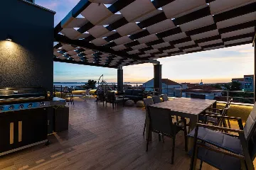 Six-Bedroom Villa for 11 Guests in Zadar