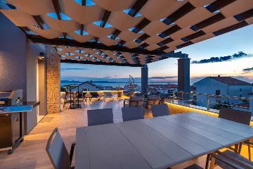Six-Bedroom Villa for 11 Guests in Zadar