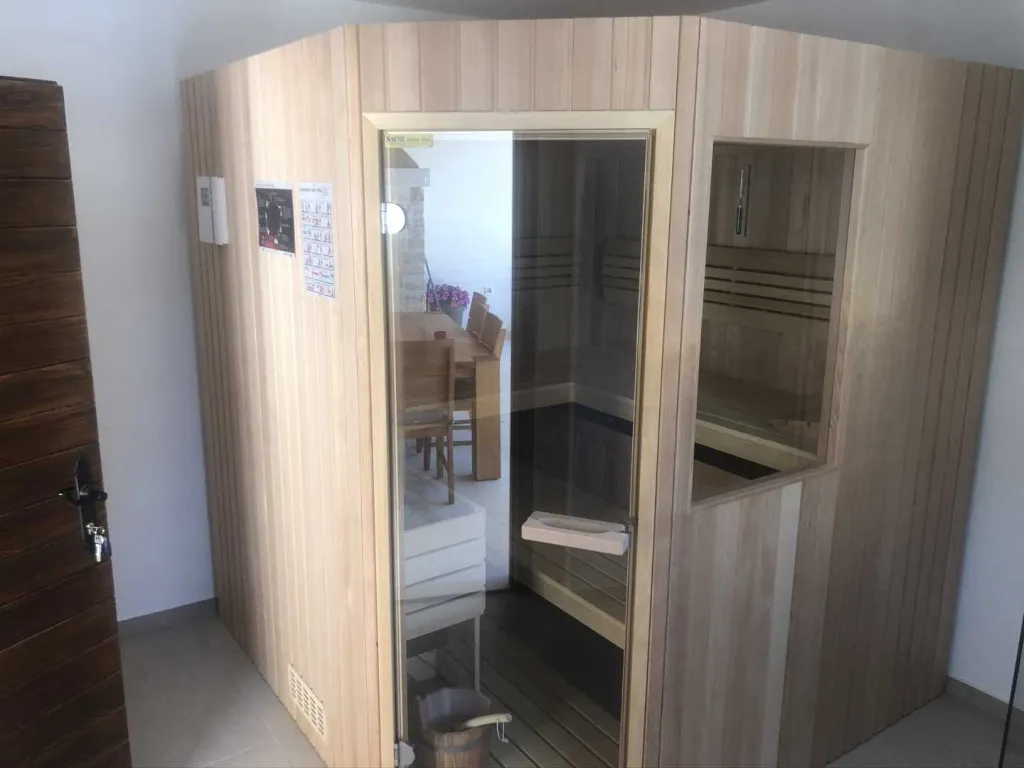 Turanj Villa for 12 with Private Pool & Sauna