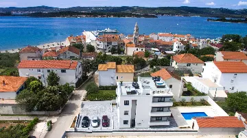 Turanj Villa for 12 with Private Pool & Sauna