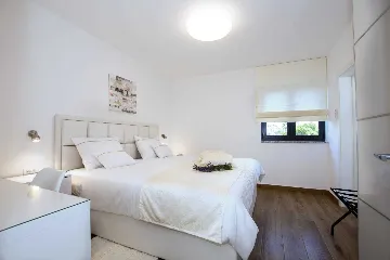 Turanj Villa for 12 with Private Pool & Sauna