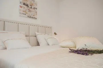 Turanj Villa for 12 with Private Pool & Sauna