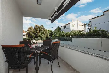 Turanj Villa for 12 with Private Pool & Sauna