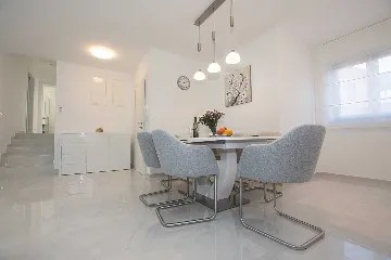 Turanj Villa for 12 with Private Pool & Sauna