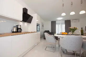 Turanj Villa for 12 with Private Pool & Sauna