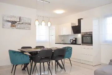 Turanj Villa for 12 with Private Pool & Sauna