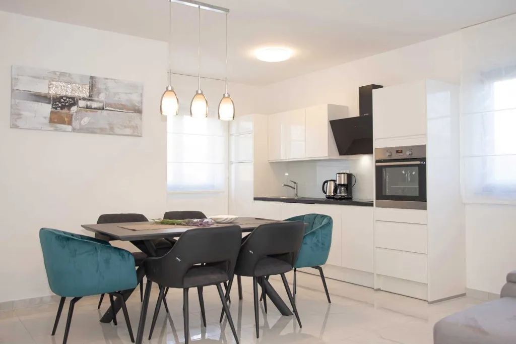Turanj Villa for 12 with Private Pool & Sauna