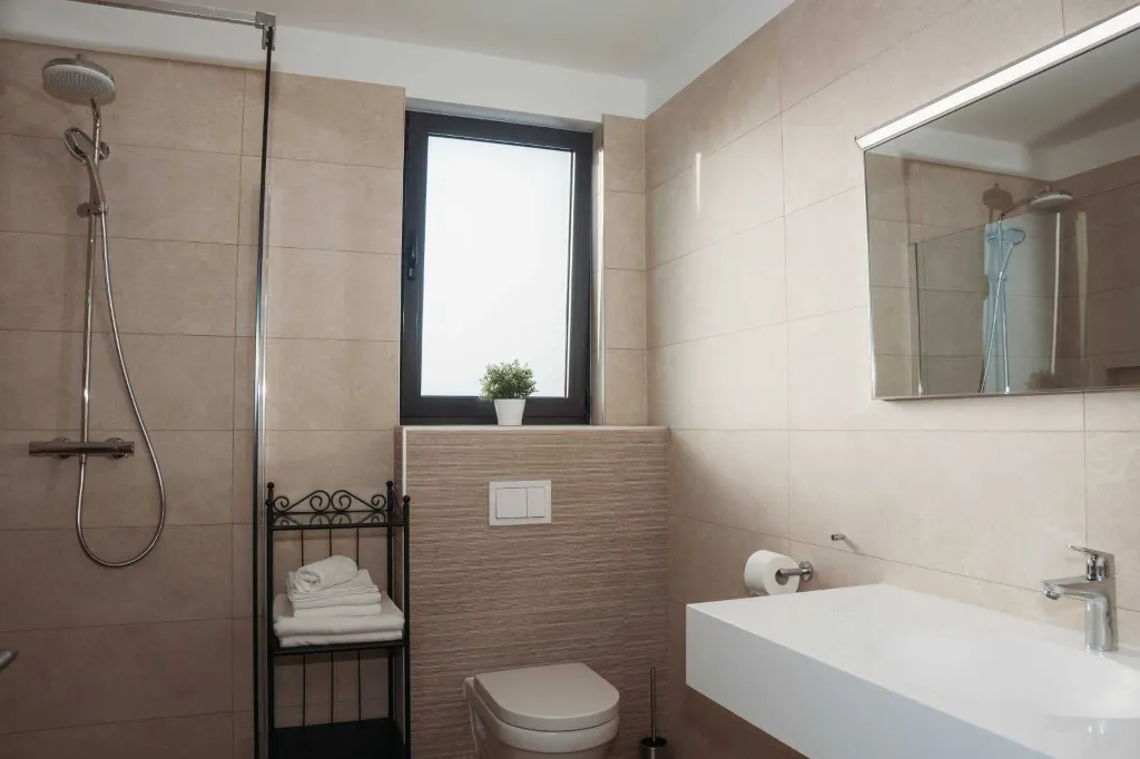 Turanj Villa for 12 with Private Pool & Sauna