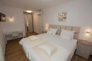 Turanj Villa for 12 with Private Pool & Sauna