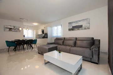 Turanj Villa for 12 with Private Pool & Sauna