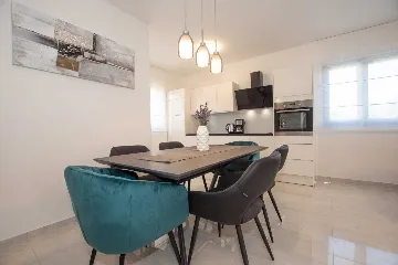 Turanj Villa for 12 with Private Pool & Sauna