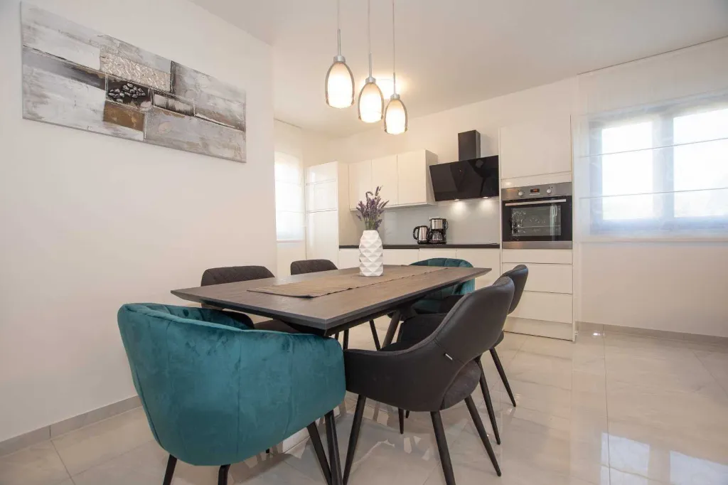 Turanj Villa for 12 with Private Pool & Sauna