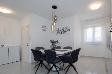 Turanj Villa for 12 with Private Pool & Sauna