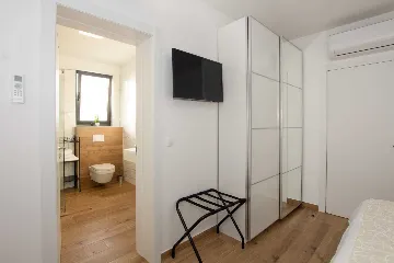 Turanj Villa for 12 with Private Pool & Sauna