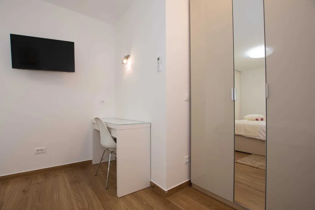 Turanj Villa for 12 with Private Pool & Sauna