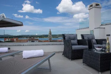 Turanj Villa for 12 with Private Pool & Sauna