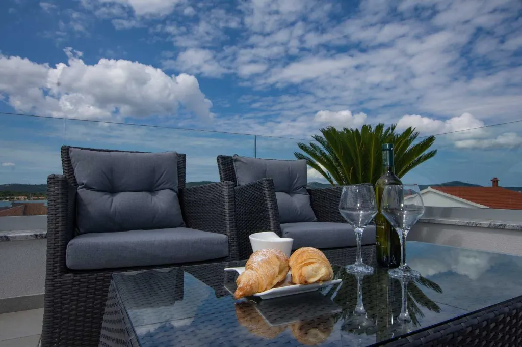 Turanj Villa for 12 with Private Pool & Sauna
