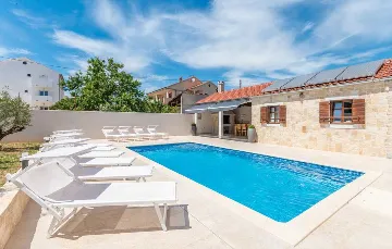 Turanj Villa for 12 with Private Pool & Sauna