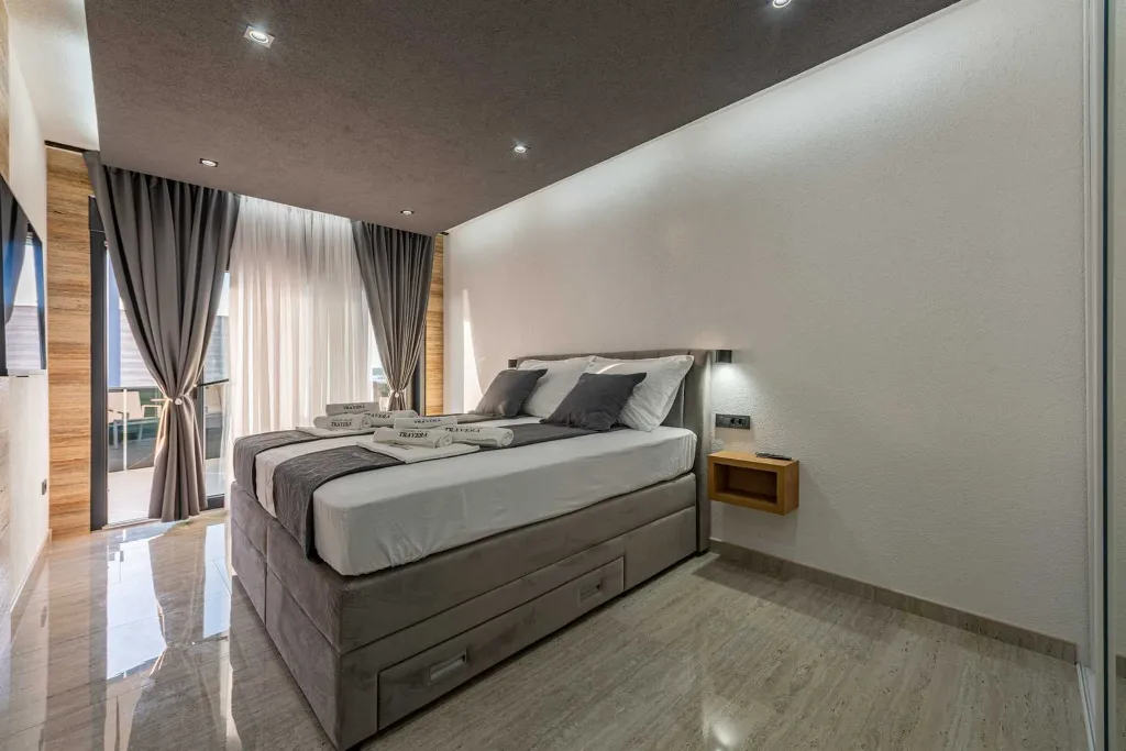 Privlaka Villa for 10 with Heated Pool & Terrace