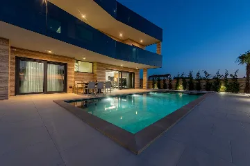 Privlaka Villa for 10 with Heated Pool & Terrace