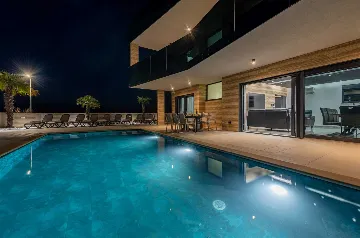 Modern 5-Bedroom Villa in Privlaka for 10 Guests