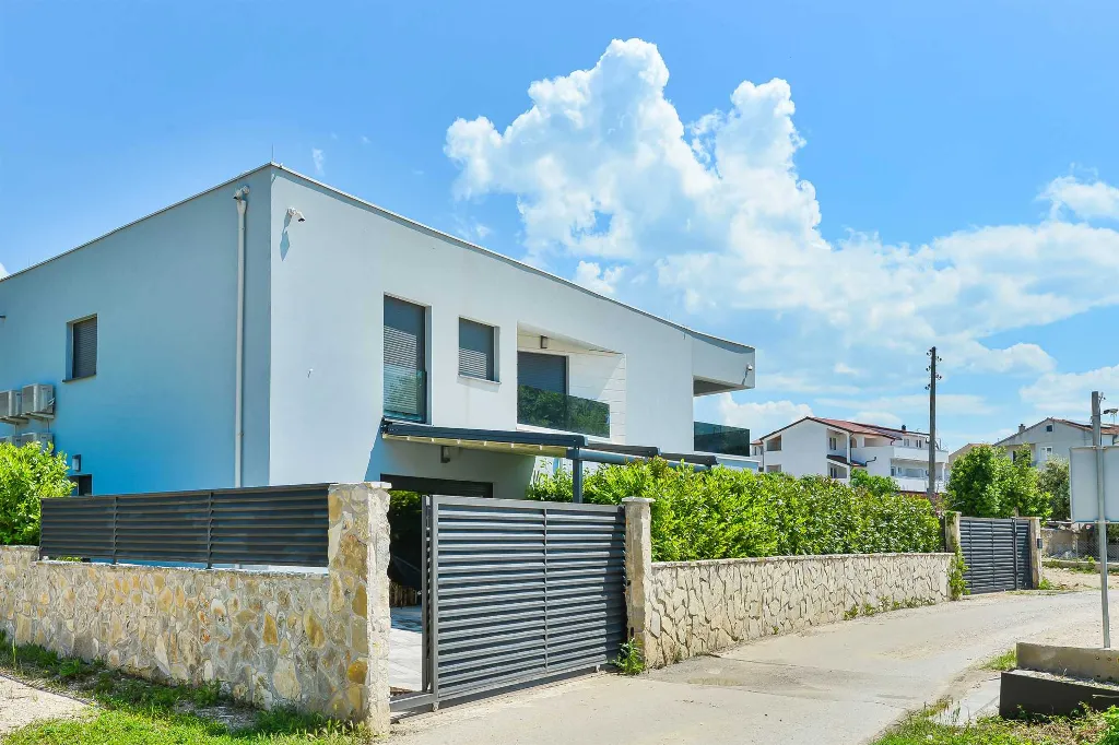 4-Bedroom Villa in Vodice for Up to 10 Guests