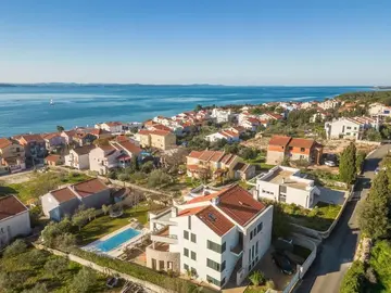 Spacious Villa in Zadar with Private Pool for 16