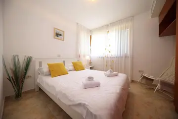 Spacious Villa in Zadar with Private Pool for 16