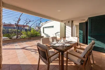Spacious Villa in Zadar with Private Pool for 16