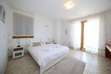 Spacious Villa in Zadar with Private Pool for 16