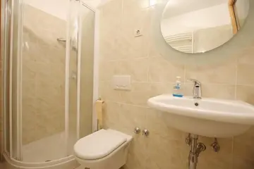 Spacious Villa in Zadar with Private Pool for 16